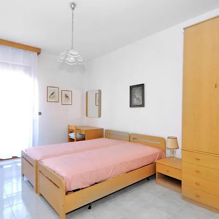 Vespucci Apartment